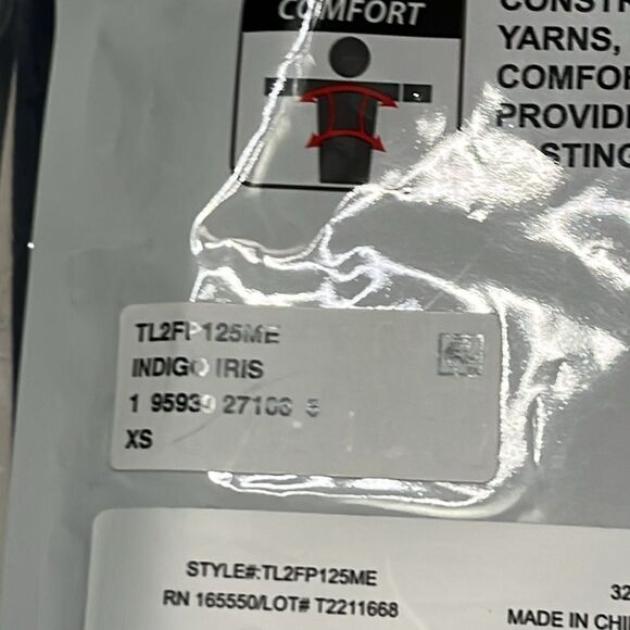 32 Degrees Cozy Long Sleeve Mock Neck Size XS 1 White, 3 Indigo Blue (sold sep) - Picture 4 of 4